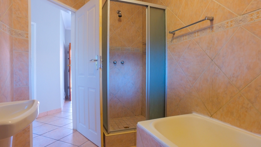 2 Bedroom Property for Sale in Oos Einde North West